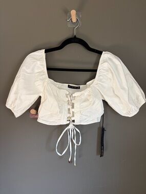 NWT White Lace-Up Puff Sleeve Crop Top